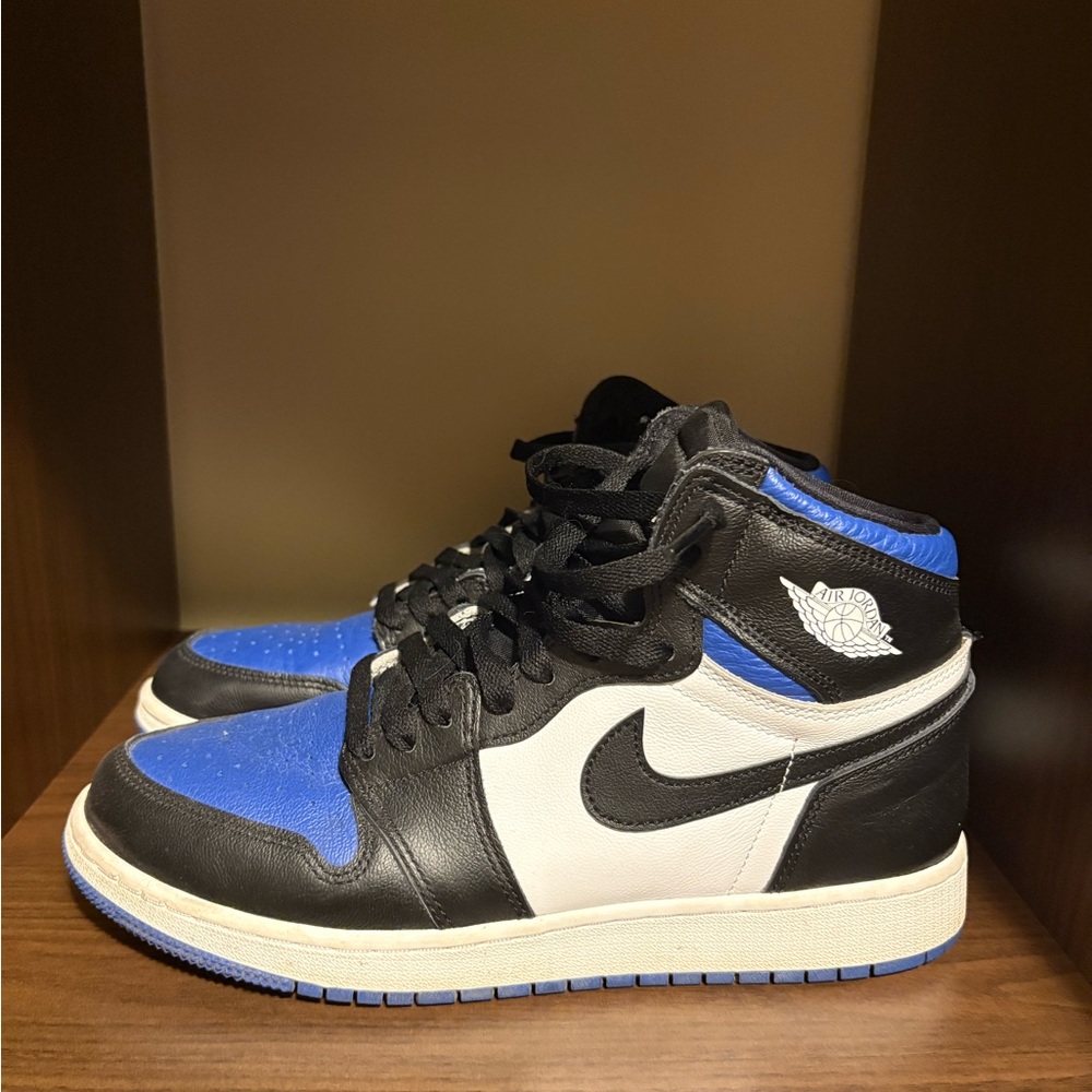 Jordan 1 Retro High “royal toe”